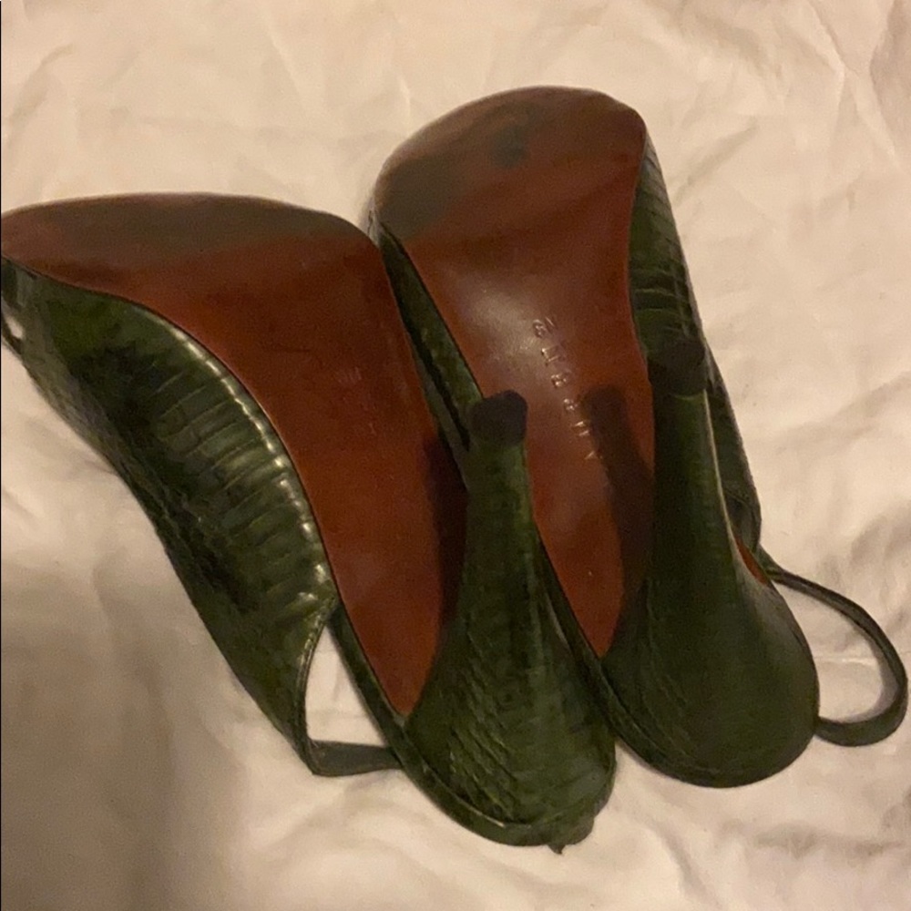 Heels - Picture 3 of 3